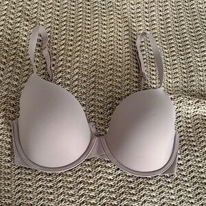 Calvin Klein Women's Bra 32DD